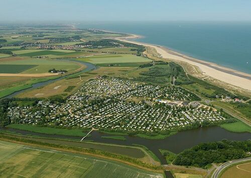 Luchtfoto Strandcamping Groede.jpg